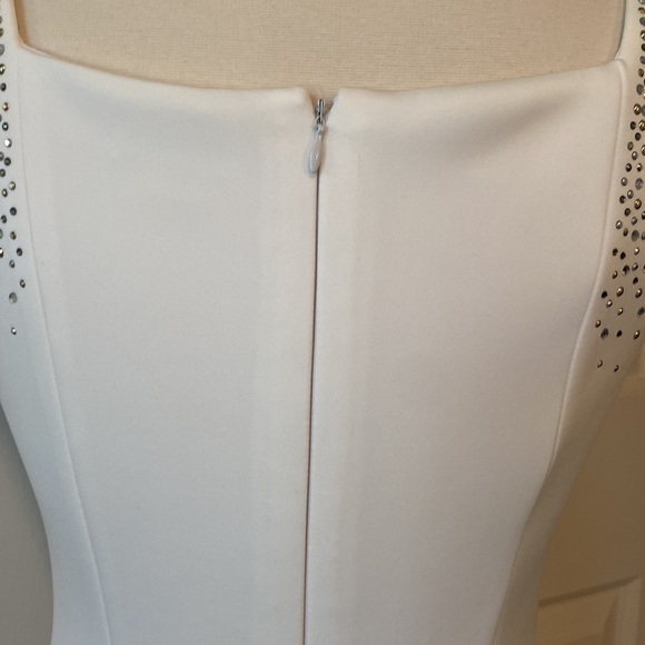 Calvin Klein White Cocktail Dress w/ Silver & Gold Studding on Shoulders, Size 6 - Picture 7 of 9